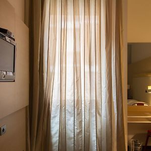 Standard Zimmer mit Kingsize-Bett